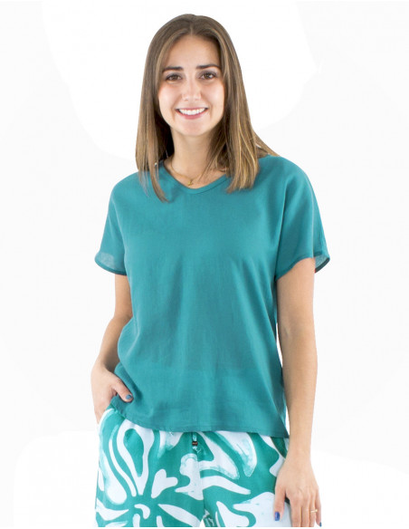 Plain fabric cotton top with V-neck