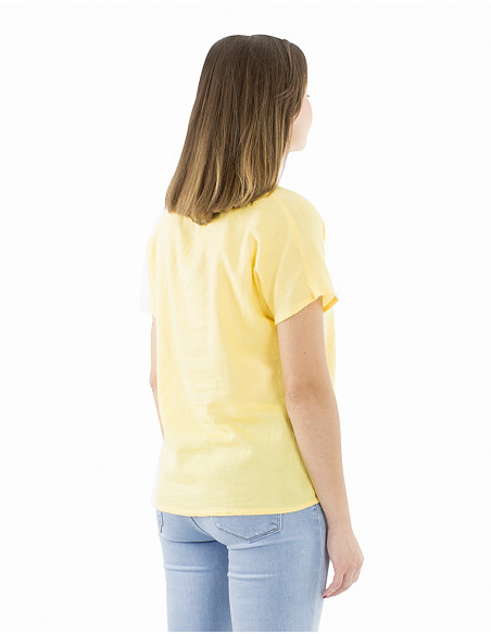 Plain fabric cotton top with V-neck