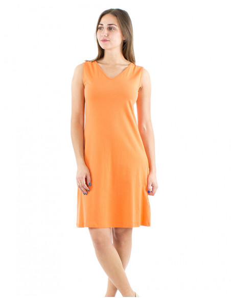 Robe courte coupe classique col V