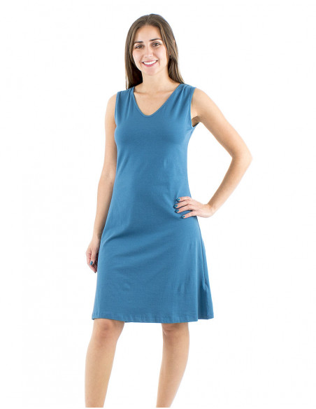 Classic cut dress no sleeves V-neck