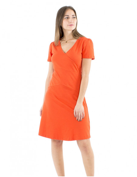 Robe courte évasée détails surpiqûres