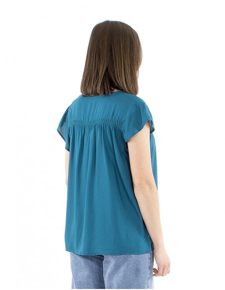 Plain short-sleeved viscose blouse
